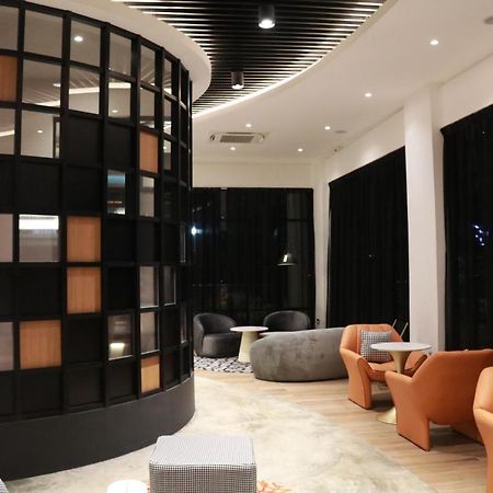 Otel Hotel Suite Sibu Exteriör bild