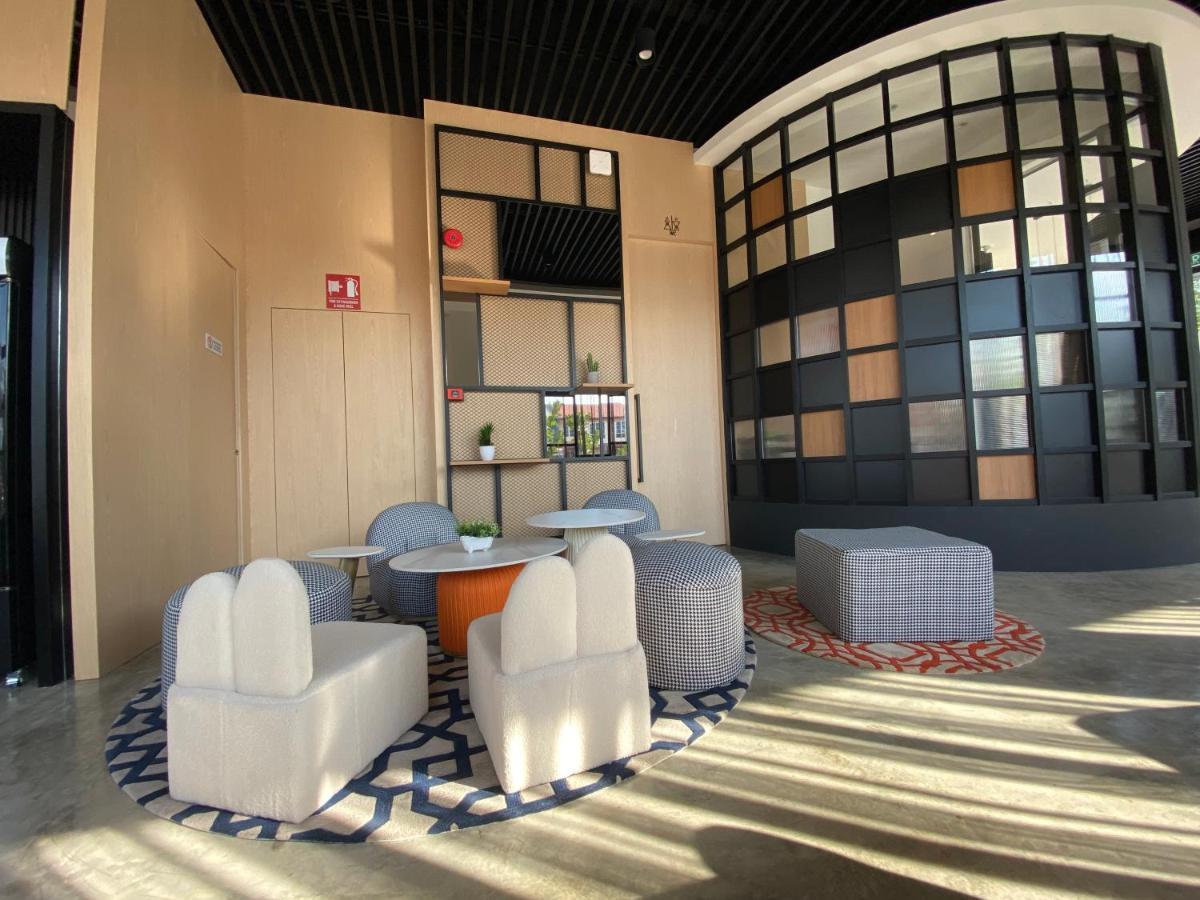Otel Hotel Suite Sibu Exteriör bild