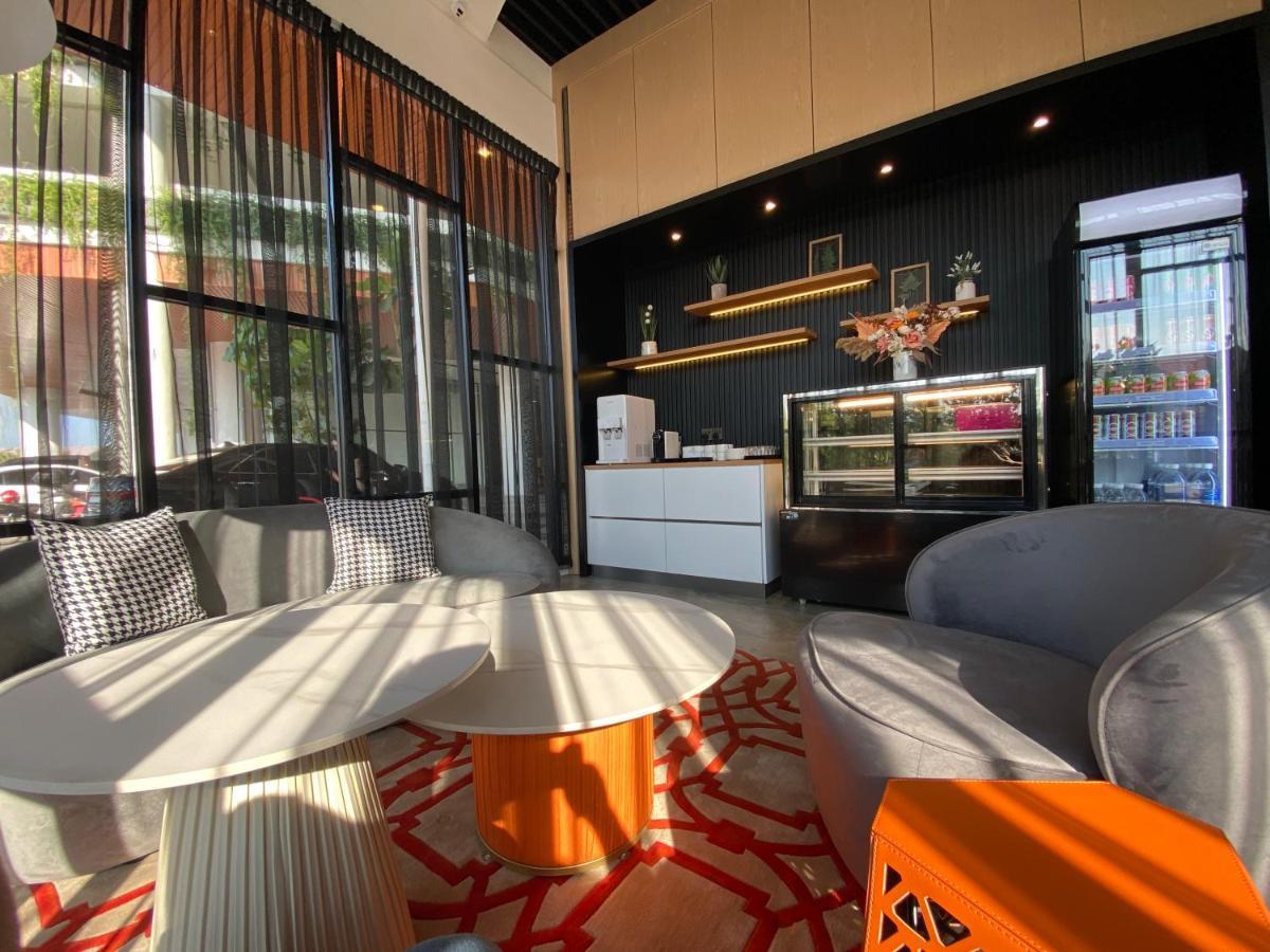 Otel Hotel Suite Sibu Exteriör bild