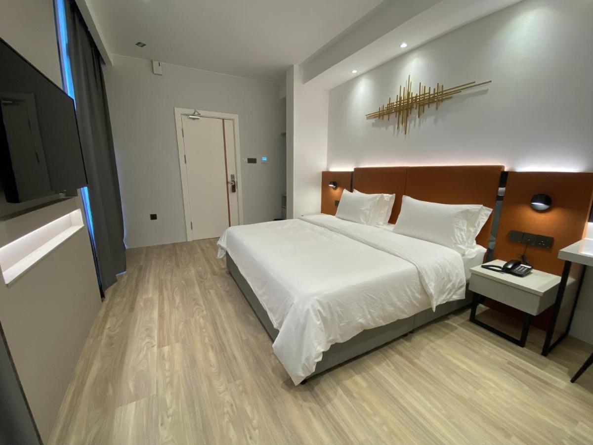 Otel Hotel Suite Sibu Exteriör bild