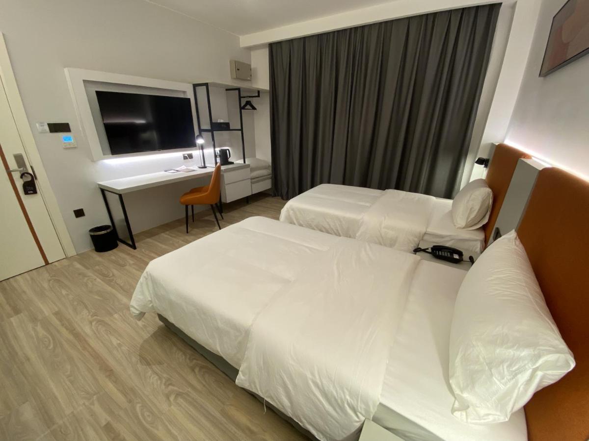 Otel Hotel Suite Sibu Exteriör bild